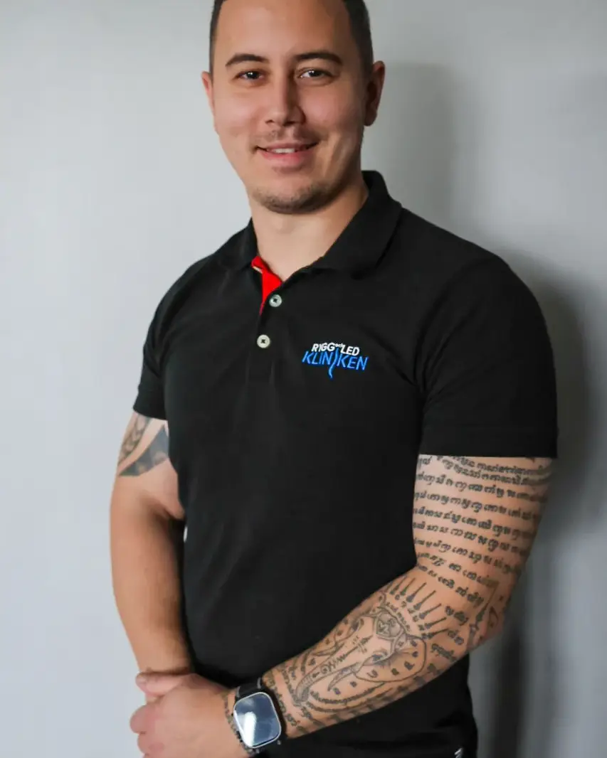 Yusuf Hassan, Naprapat